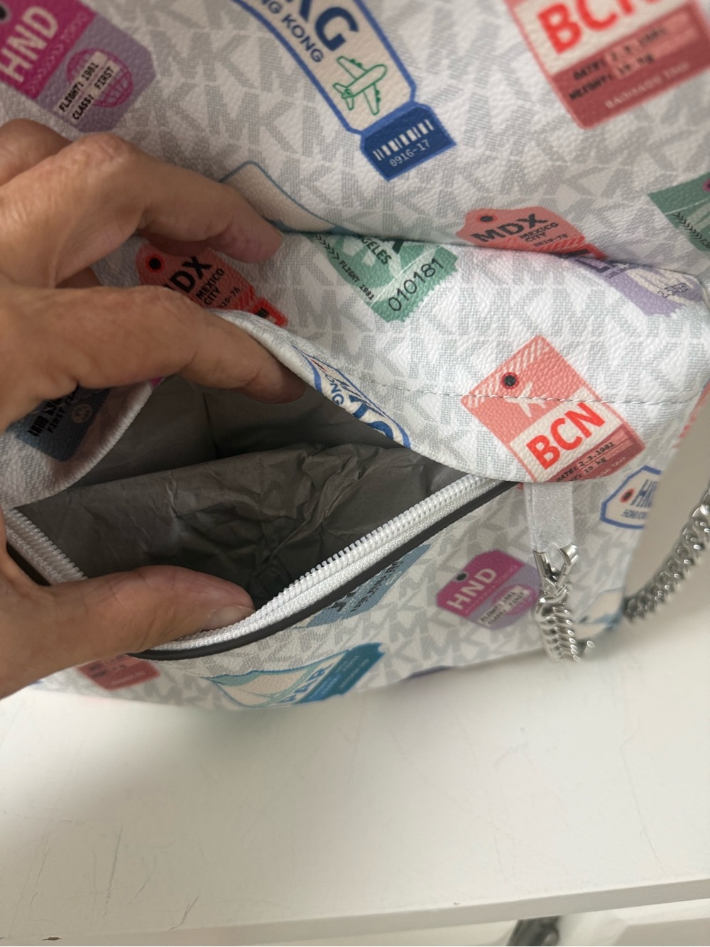 NWT!! Michael Kors White Mini Backpack with Multicolor Travel Tag Print - Picture 2 of 4